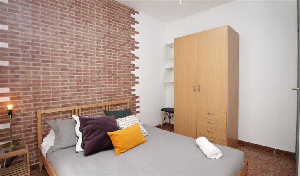 Piso Compartido en Carrer de Roger de Llúria, Barcelona - RH3-R4 ¡Habitación en el centro de Barcelona con servicio de limpieza en las zonas comunes incluido! | Roomgo - Image 4