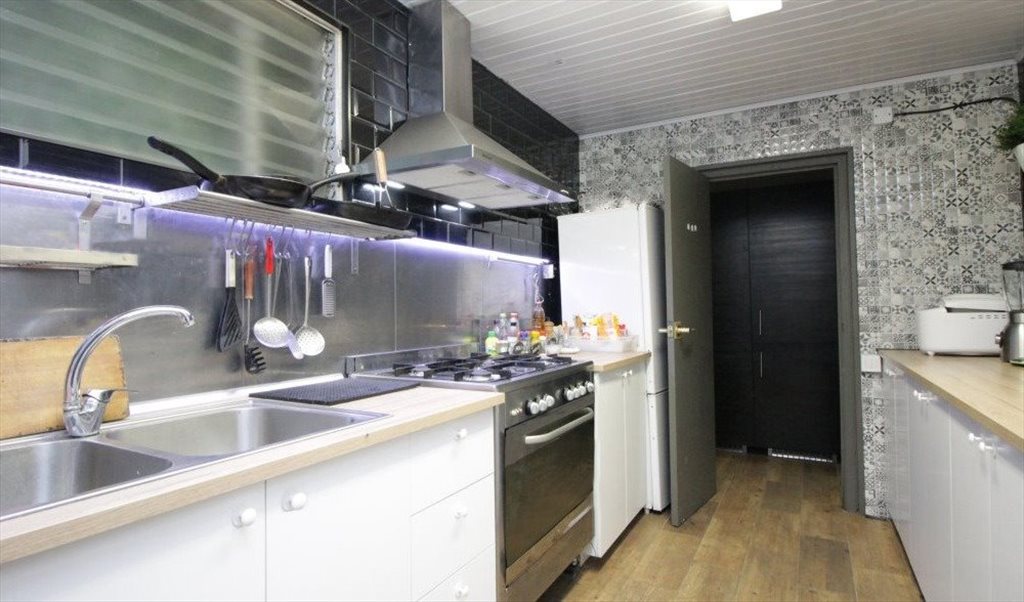 Piso Compartido en Carrer de Roger de Llúria, Barcelona - RH3-R4 ¡Habitación en el centro de Barcelona con servicio de limpieza en las zonas comunes incluido! | Roomgo - Image 6