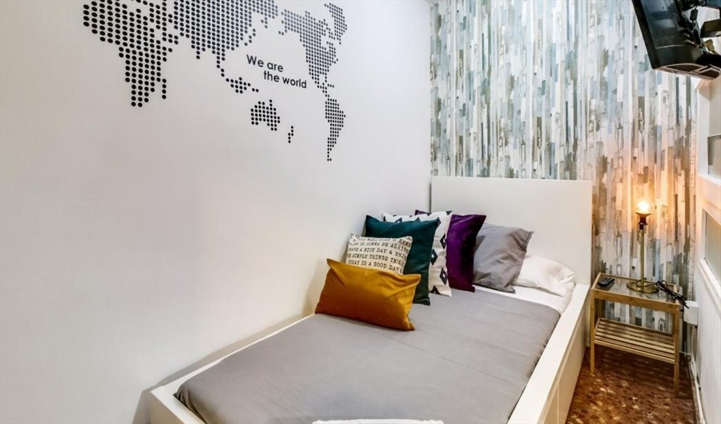 Piso Compartido en Carrer de Roger de Llúria, Barcelona - RH3-R14 ¡Habitación en el centro de Barcelona con servicio de limpieza en las zonas comunes! | Roomgo - Image 4