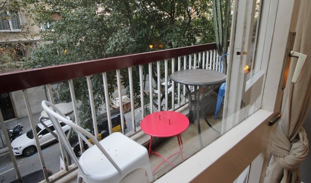 Piso Compartido en Carrer de Roger de Llúria, Barcelona - RH3-R15 ¡Habitación en el centro de Barcelona con servicio de limpieza en las zonas comunes! | Roomgo - Image 3