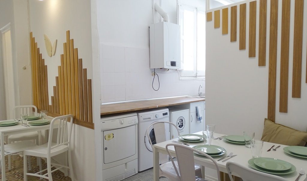 Piso Compartido en Carrer Gran de Gràcia, Barcelona - ¡Habitación doble en un piso recién reformado en Gracia! RH18-R9 | Roomgo - Image 5