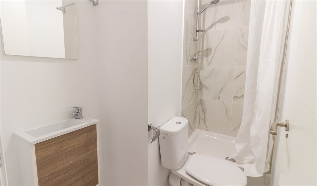 Piso Compartido en Carrer Gran de Gràcia, Barcelona - RH8A-R8 Habitación doble en Gràcia | Roomgo - Image 8