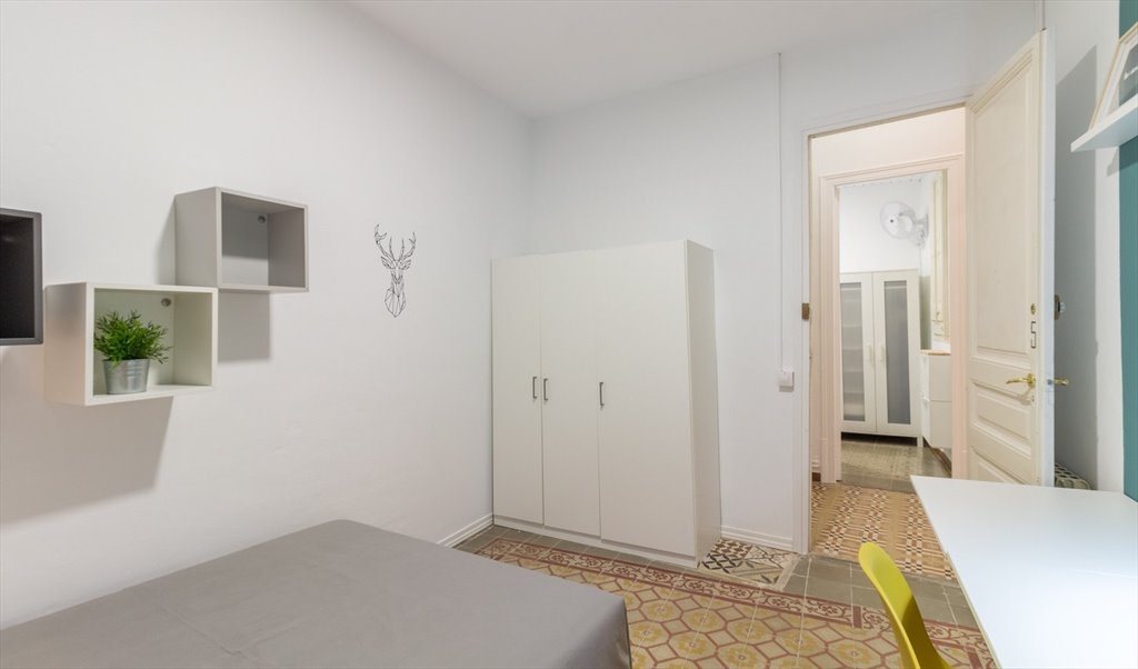 Piso Compartido en Carrer Gran de Gràcia, Barcelona - RH8A-R5 Habitación doble en Gràcia | Roomgo - Image 3