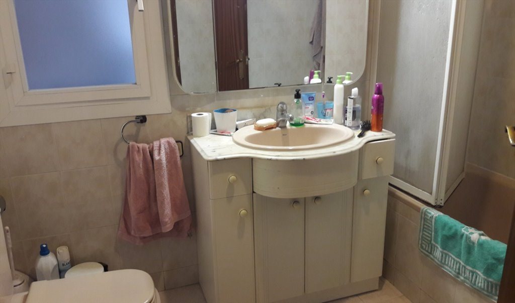 Piso Compartido en Carrer de Cartagena, Eixample - Habitación cama doble, luminosa, tranquila y confortable cerca Sda.Familia | Roomgo - Image 5