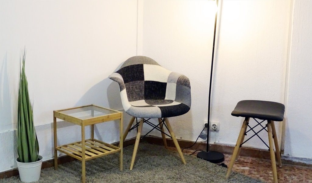 Piso Compartido en Carrer de Roger de Llúria, Barcelona - RH3-R18 Habitación recién reformada en Gracia | Roomgo - Image 2