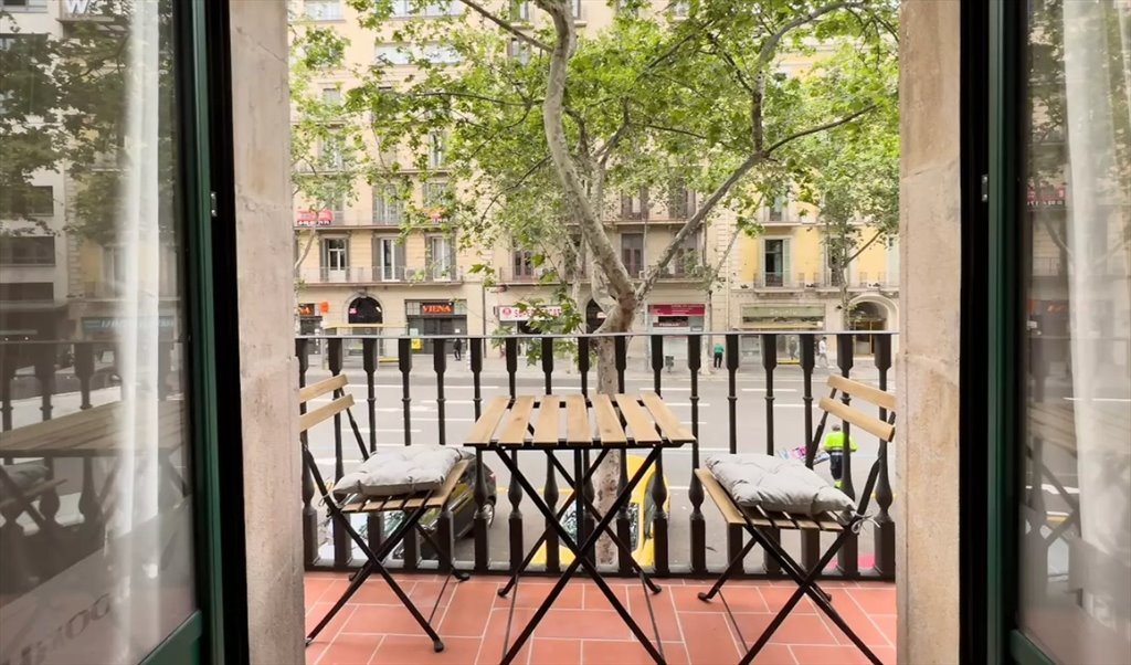 Piso Compartido en Ronda de Sant Pere, Barcelona - RH14A-R1 | Roomgo - Image 3
