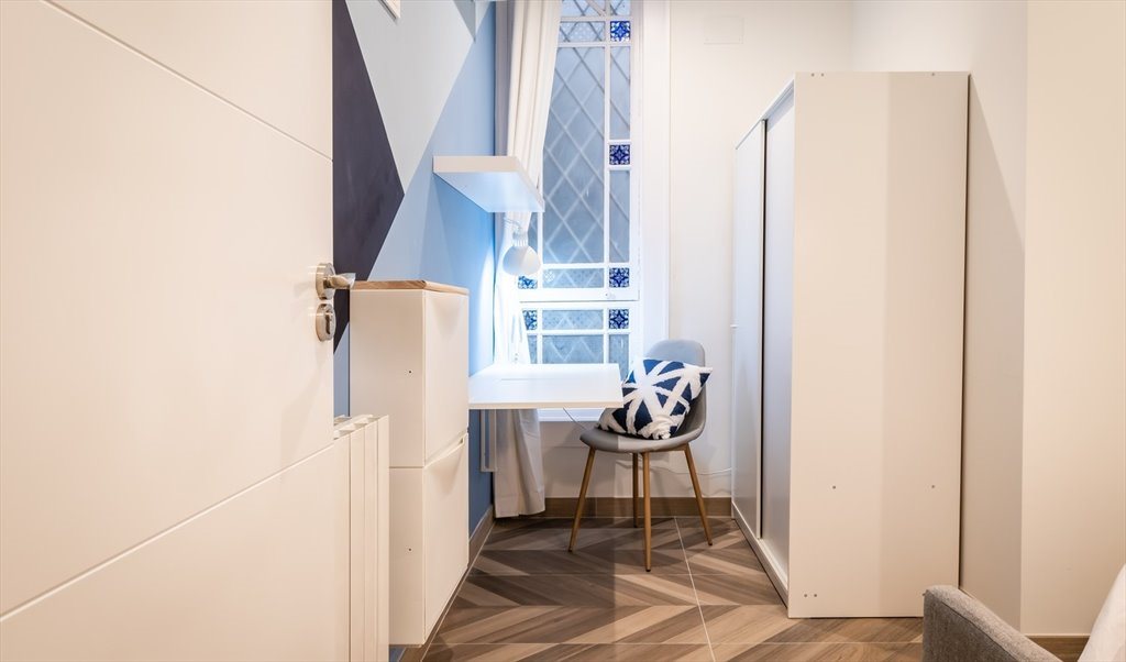 Piso Compartido en Ronda de Sant Pere, Barcelona - RH14A-R2 | Roomgo - Image 3