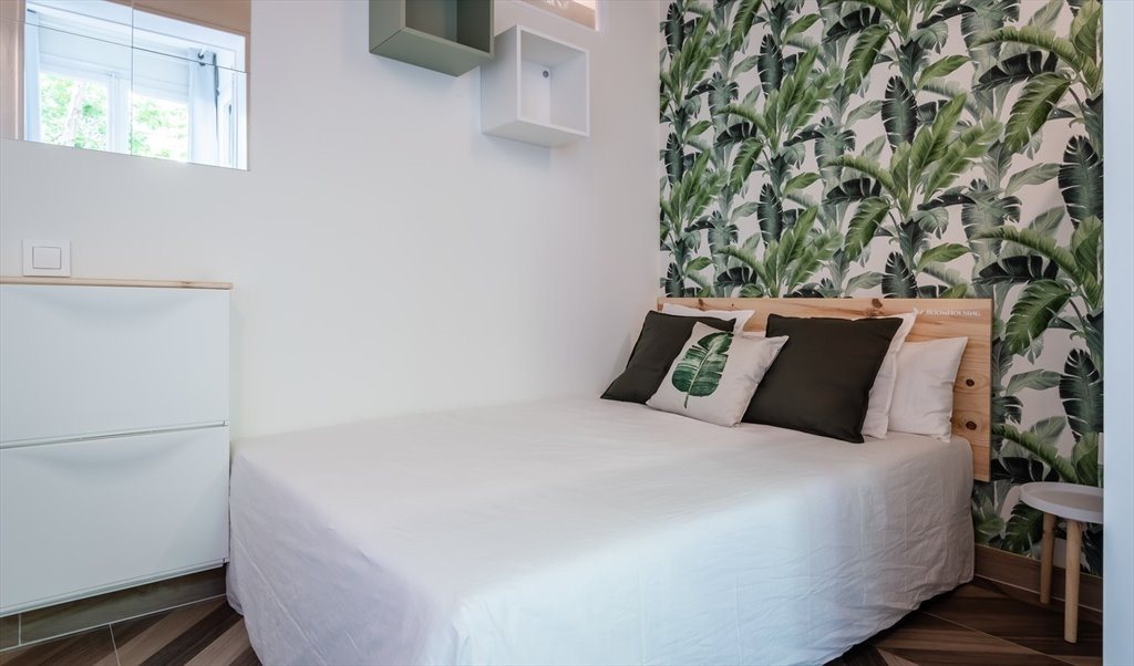 Piso Compartido en Carrer del Rosselló, Barcelona - Beautiful Double Bedroom in Eixample! (RH10A-R3) | Roomgo - Image 2