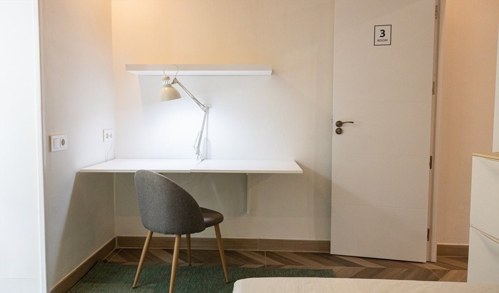 Piso Compartido en Carrer del Rosselló, Barcelona - Beautiful Double Bedroom in Eixample! (RH10A-R3) | Roomgo - Image 3