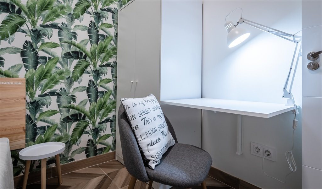 Piso Compartido en Carrer del Rosselló, Barcelona - Cosy Room in Eixample (RH10A-R4) | Roomgo - Image 2