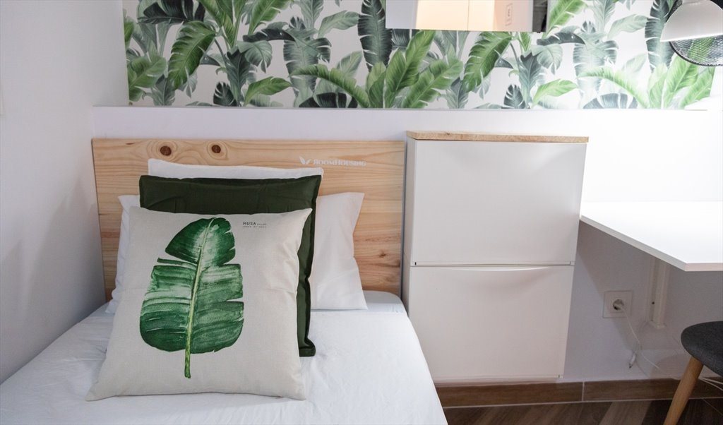 Piso Compartido en Carrer del Rosselló, Barcelona - (RH11A-R3) Comoda Habitacion en Eixample! | Roomgo - Image 2