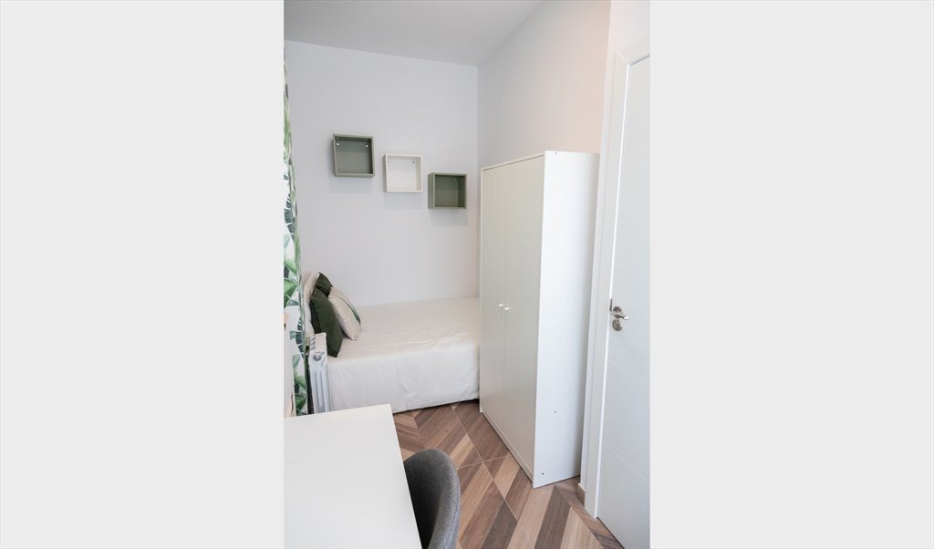 Piso Compartido en Carrer del Rosselló, Barcelona - (RH11A-R5) Gran habitacion en piso en Eixample! | Roomgo - Image 6