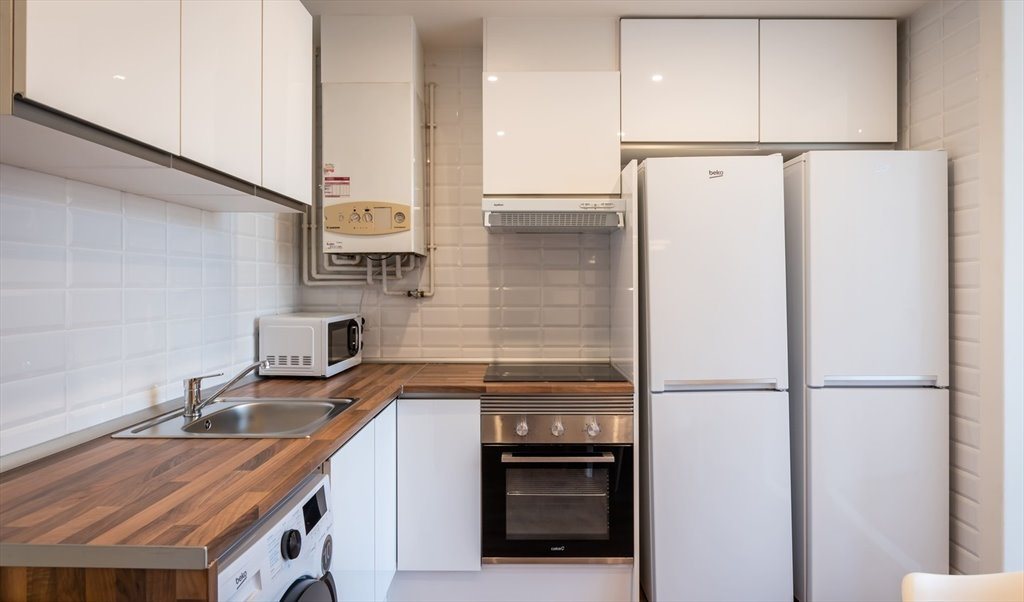 Piso Compartido en Ronda de Sant Pere, Barcelona - (RH26-R4)  Amplia habitación doble en hermoso piso en Pl. Catalunya | Roomgo - Image 5