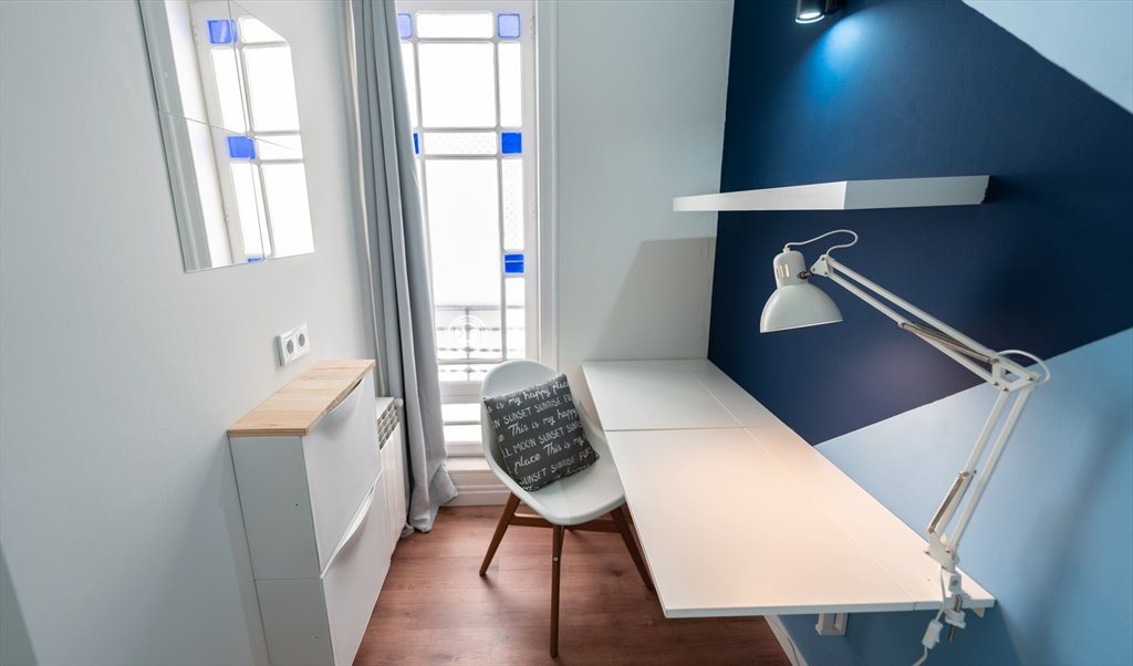 Piso Compartido en Ronda de Sant Pere, Barcelona - (RH26-R5) Hermosa habitacion individual en Pl. Catalunya | Roomgo - Image 2