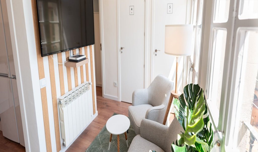 Piso Compartido en Ronda de Sant Pere, Barcelona - (RH26-R5) Hermosa habitacion individual en Pl. Catalunya | Roomgo - Image 6