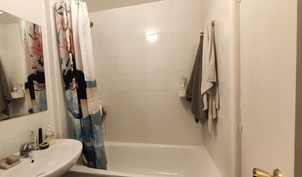 Piso Compartido en Calle de Eduardo Benot, Moncloa-Aravaca - peaceful room.    IG: danilo.magister | Roomgo - Image 5