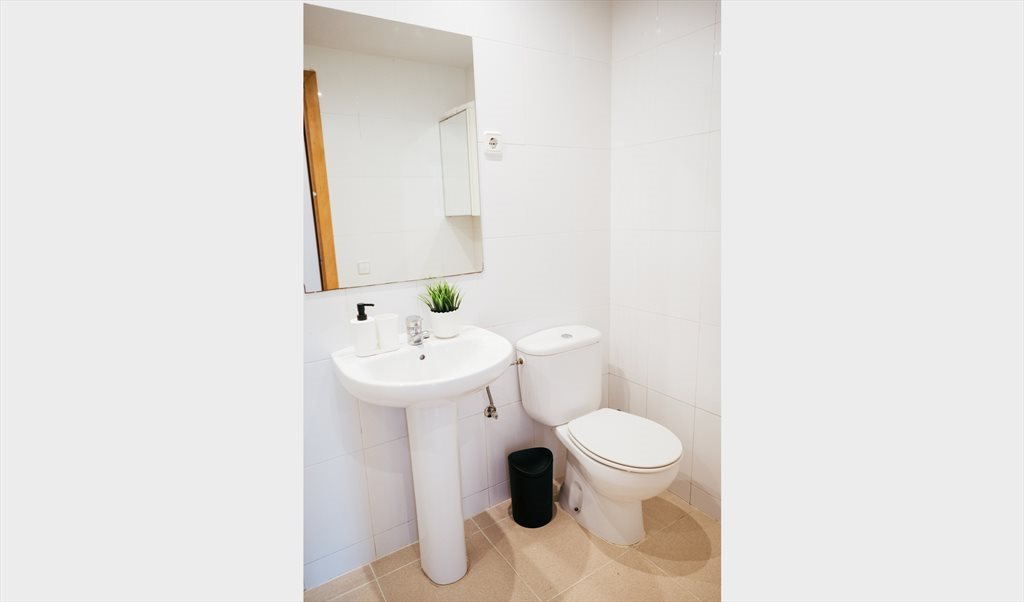 Piso Compartido en Carrer del Perelló, Sant Martí - PALAWAN ROOM: PERFECT | Roomgo - Image 4