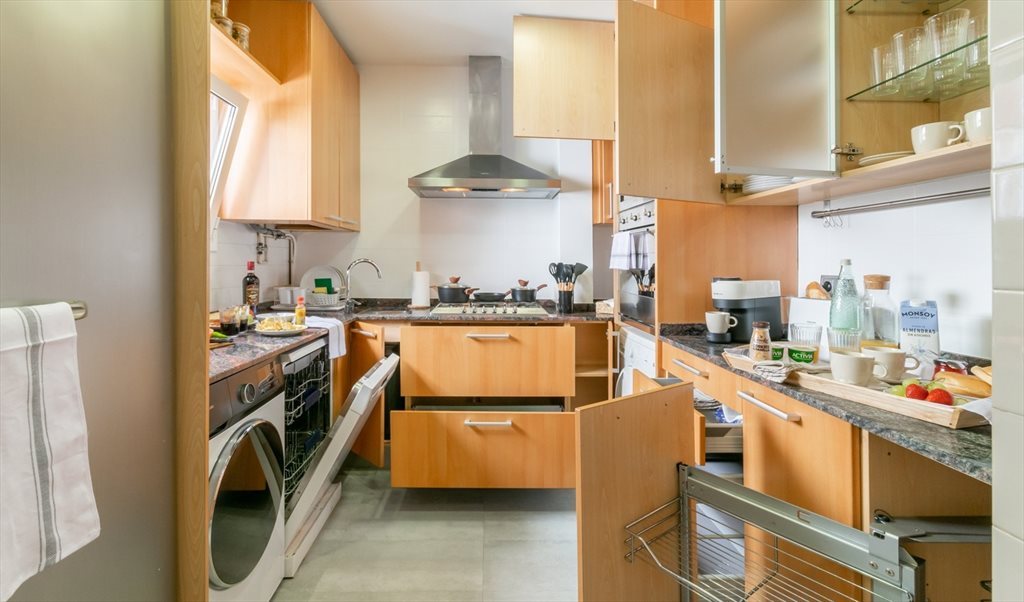 Piso Compartido en Via Augusta, Sarrià-Sant Gervasi - VANCOUVER PRIVATE TERRACE & AIR CONDITIONING | Roomgo - Image 5