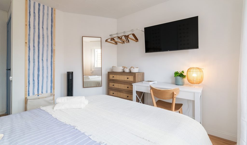 Piso Compartido en Passatge de Còrsega, Sant Martí - AALBORG: AMAZING VIEWS & PRIVATE TERRACE | Roomgo - Image 2