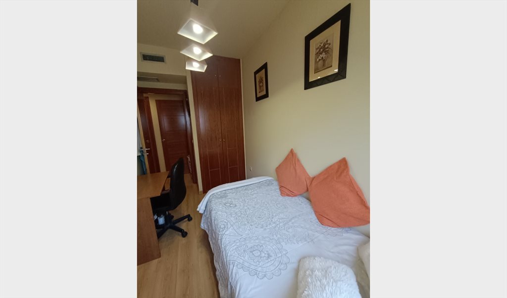 Piso Compartido en Avenida de Mariano Moreno el Músico, Getafe - Tranquilidad, educación y Buenos compañeros. | Roomgo - Image 5