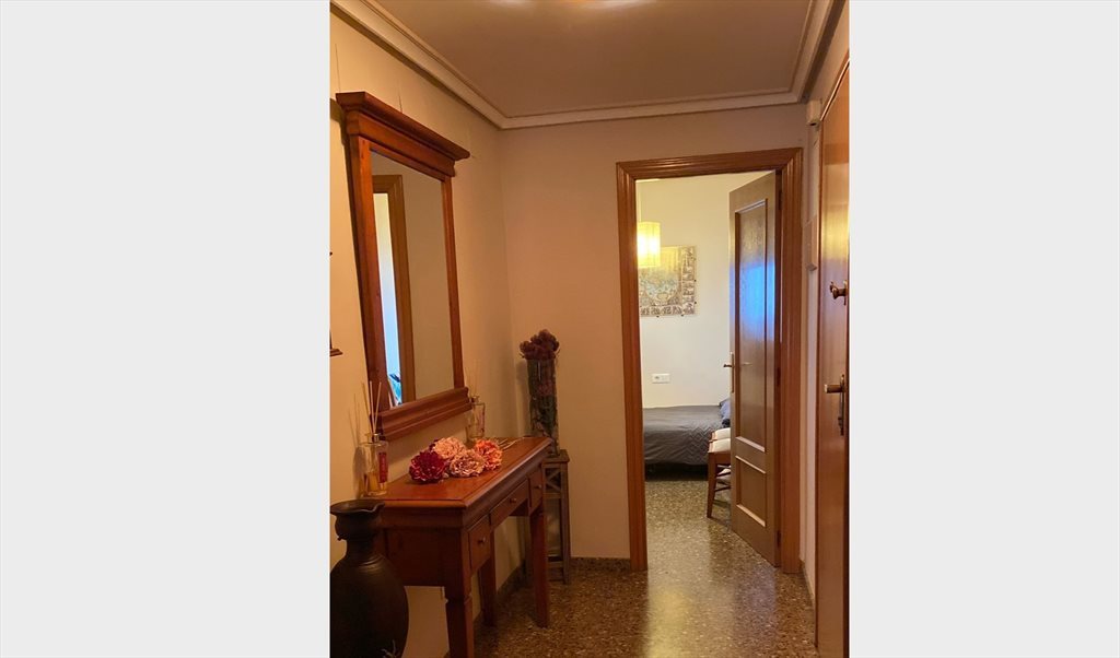 Piso Compartido en Carrer de la Caixa d'Estalvis, Torrent - Habitación con baño privado en Torrent (Zona Metro Avinguda) – Todo incluido | Roomgo - Image 3