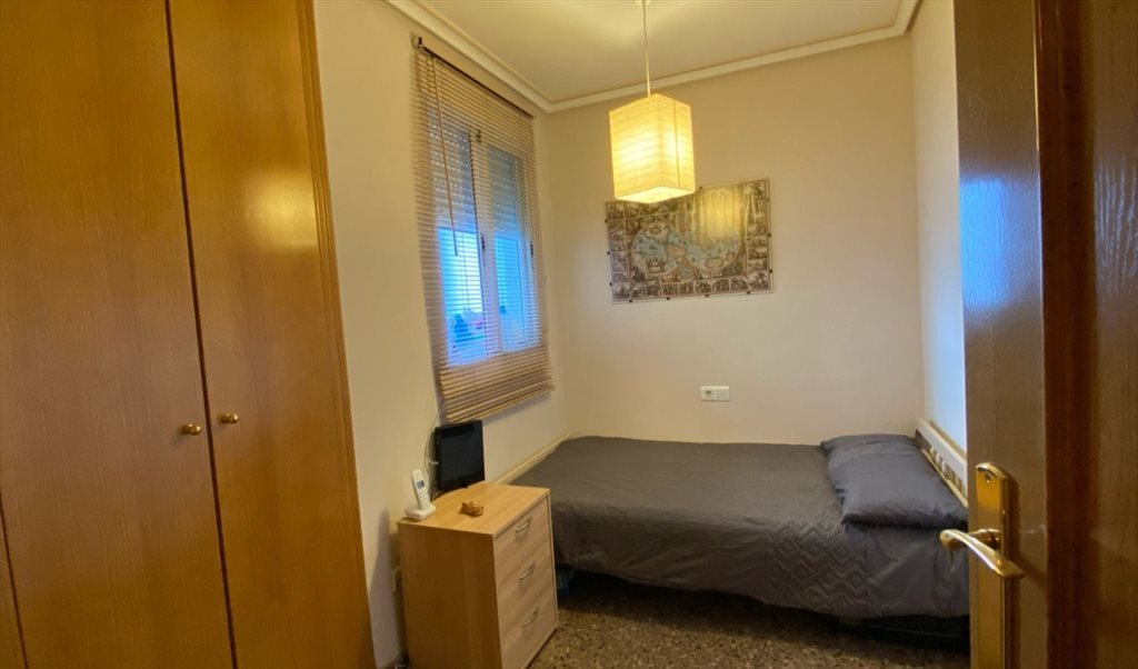 Piso Compartido en Carrer de la Caixa d'Estalvis, Torrent - Habitación con baño privado en Torrent (Zona Metro Avinguda) – Todo incluido | Roomgo - Image 6