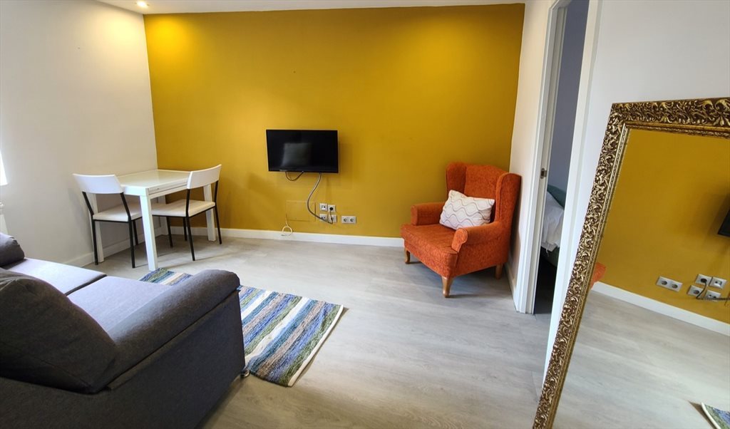 Piso Compartido en Calle de San José de Calasanz, Logroño - Alquiler de habitación a chica estudiante | Roomgo - Image 2