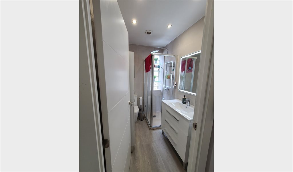 Piso Compartido en Calle de San José de Calasanz, Logroño - Alquiler de habitación a chica estudiante | Roomgo - Image 6