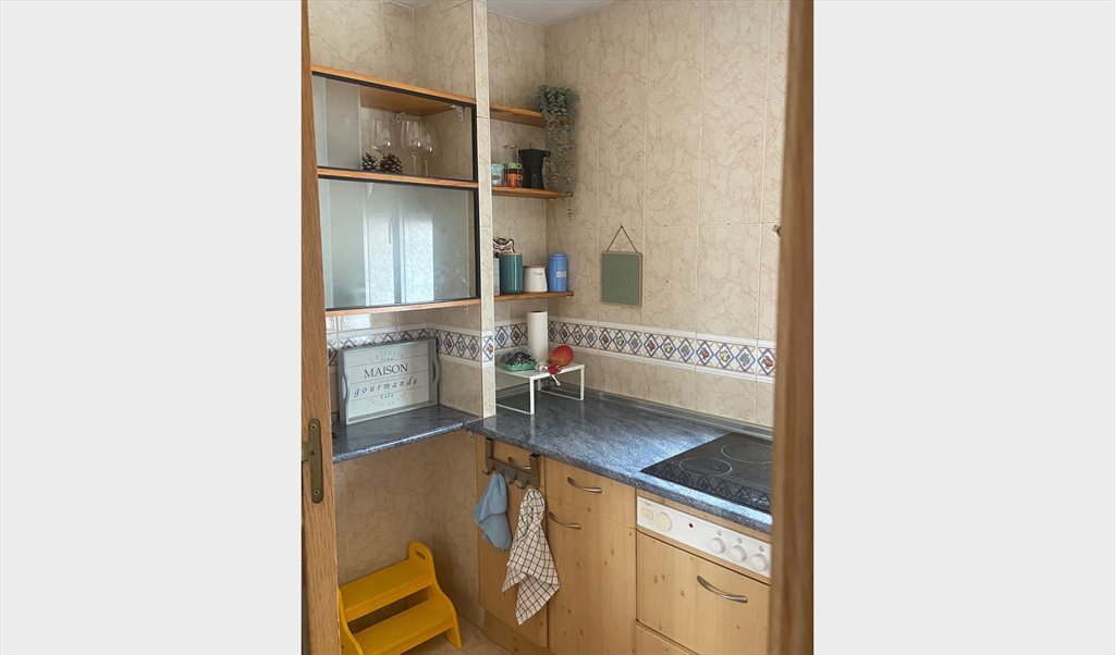 Piso Compartido en Calle de Armengot, Carabanchel - Habitación confortable y luminosa. Ambiente tranquilo. | Roomgo - Image 4