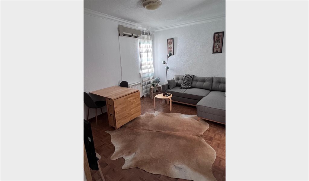 Piso Compartido en Calle de Armengot, Carabanchel - Habitación confortable y luminosa. Ambiente tranquilo. | Roomgo - Image 6