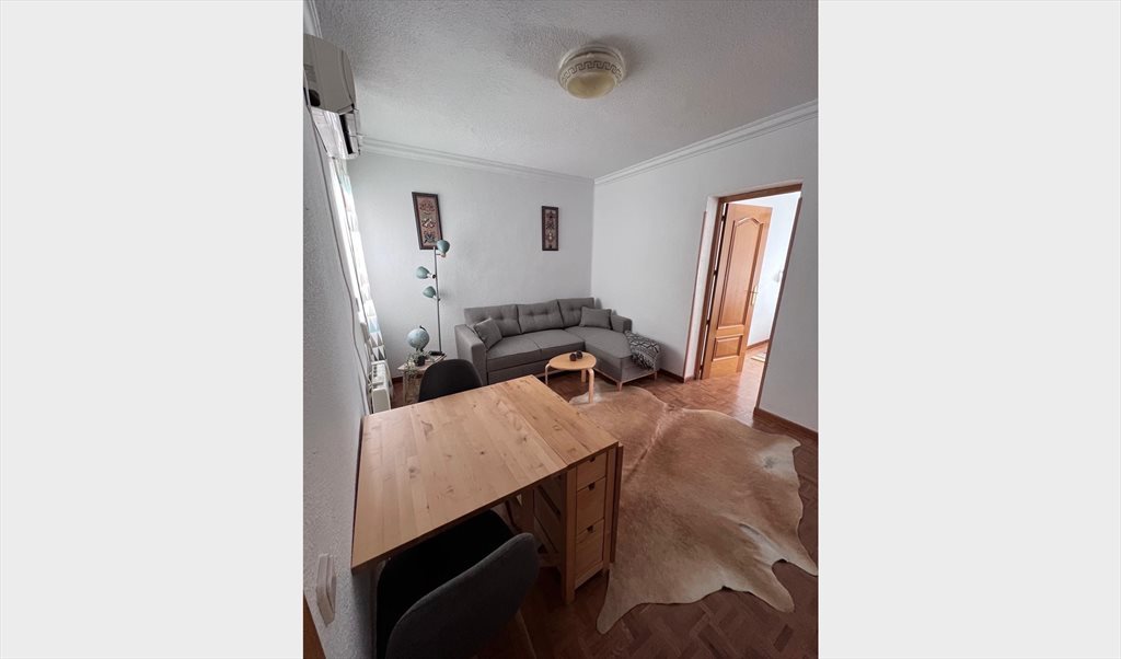 Piso Compartido en Calle de Armengot, Carabanchel - Habitación confortable y luminosa. Ambiente tranquilo. | Roomgo - Image 8