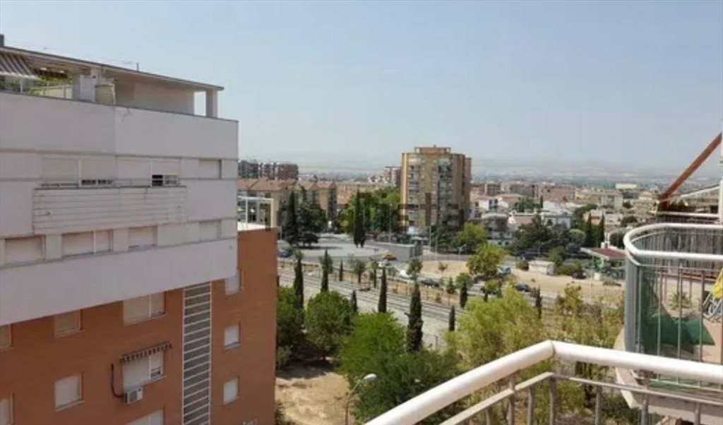 Piso Compartido en Avenida de Andalucía, Chana - Buscamos compañera o compañero de piso | Roomgo - Image 3