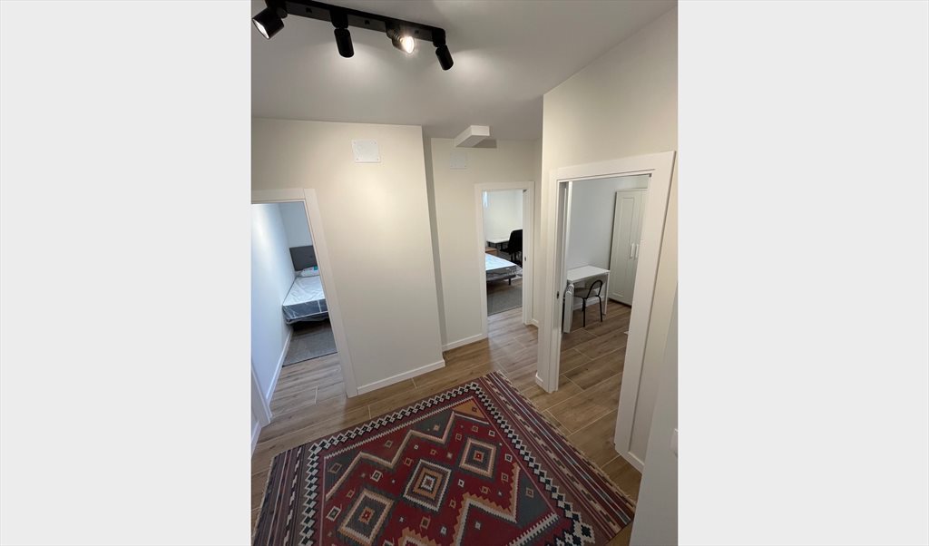 Piso Compartido en Calle San Luis, A Coruña - Alquilo habitaciones o piso entero por temporada | Roomgo - Image 5