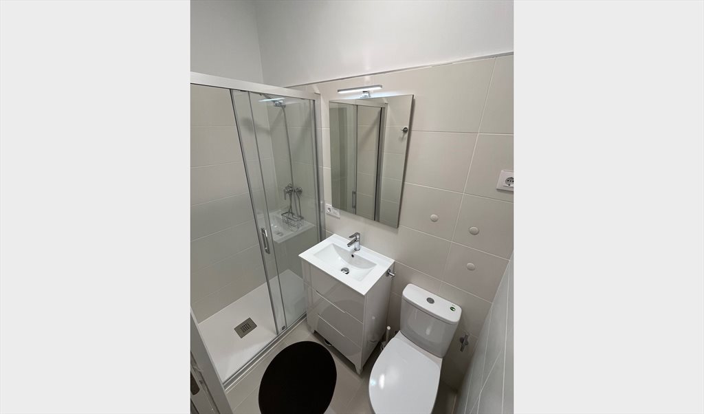 Piso Compartido en Calle San Luis, A Coruña - Alquilo habitaciones o piso entero por temporada | Roomgo - Image 6