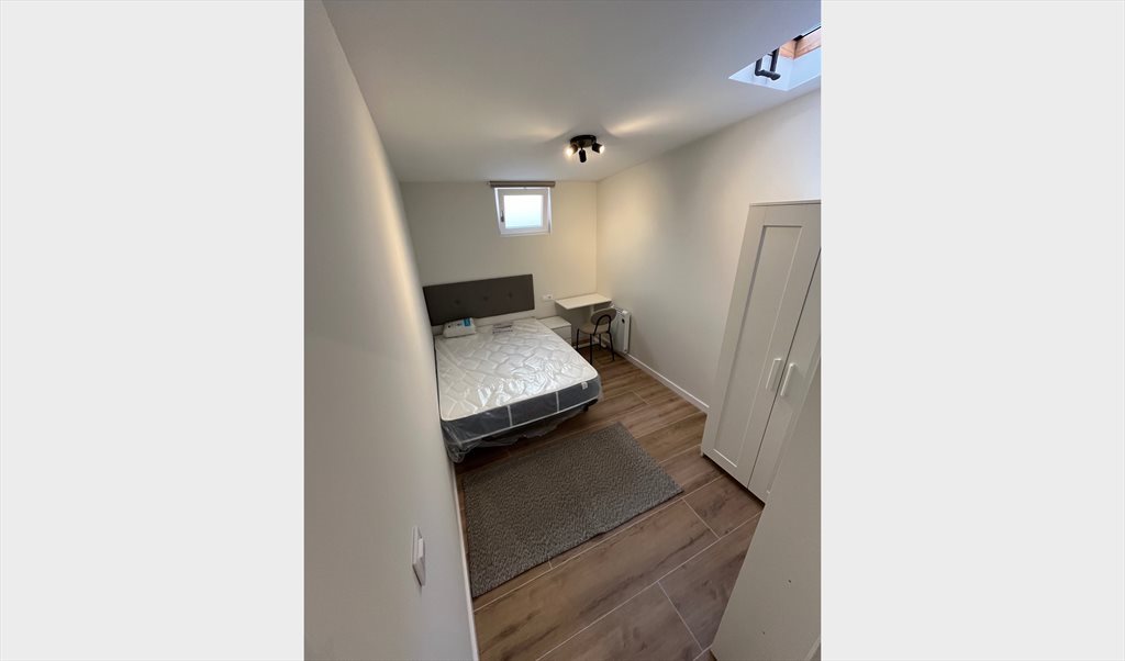 Piso Compartido en Calle San Luis, A Coruña - Alquilo habitaciones o piso entero por temporada | Roomgo - Image 7