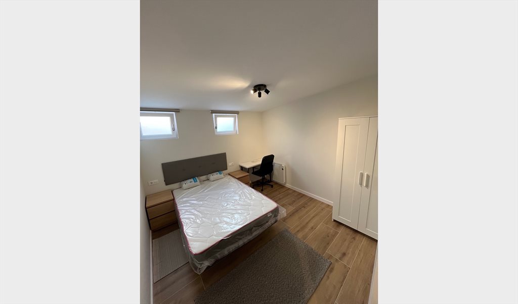 Piso Compartido en Calle San Luis, A Coruña - Alquilo habitaciones o piso entero por temporada | Roomgo - Image 8