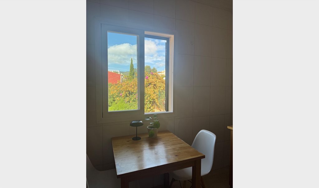 Piso Compartido en Carrer de Robert Graves, Palma - Habitación en amplio apartamento con vistas al mar. | Roomgo - Image 3