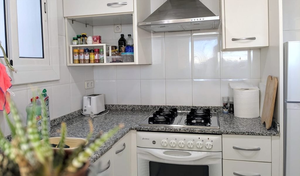 Piso Compartido en Carrer de Casanova, Eixample - Flat-share with sunny terrace to enjoy your coffee - central & calm | Roomgo - Image 2