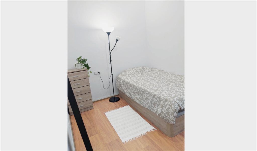 Piso Compartido en Carrer de Casanova, Eixample - Flat-share with sunny terrace to enjoy your coffee - central & calm | Roomgo - Image 4