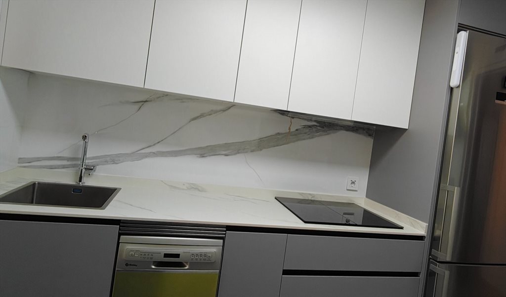 Piso Compartido en Camino de Perales, Usera - Habitación con neverita, baño privado, muy luninosa | Roomgo - Image 2