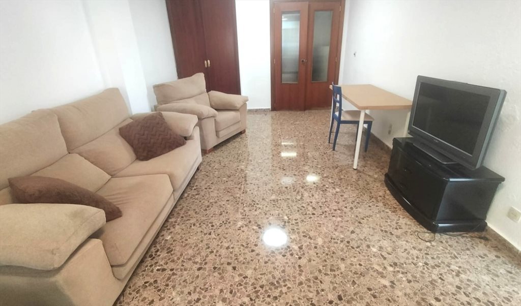 Piso Compartido en Carrer de la Pianista Empar Iturbi, Jesús - Amplia habitación nueva a estrenar | Roomgo - Image 3