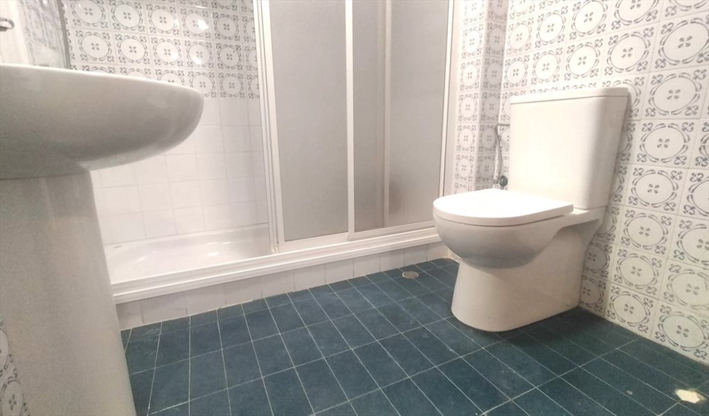 Piso Compartido en Carrer de la Pianista Empar Iturbi, Jesús - Amplia habitación nueva a estrenar | Roomgo - Image 4