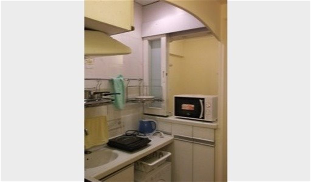 Room for rent in Wan Chai Road, Wan Chai - CAUSEWAY BAY FLAT SHARE ROOM  $4500 - Image 2