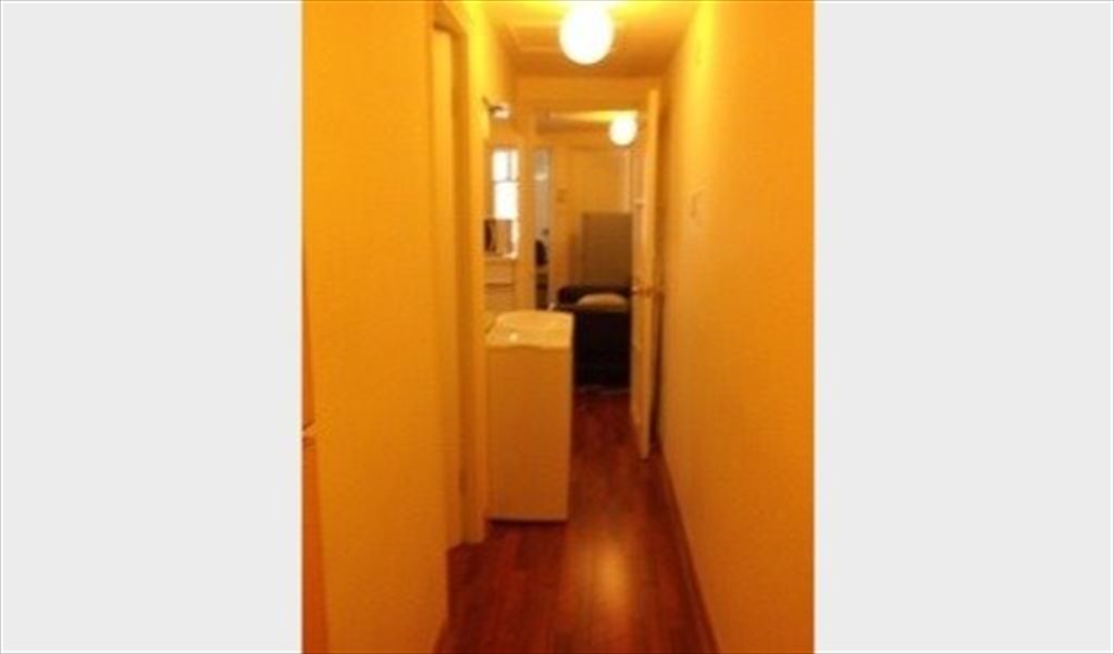 Room for rent in Wan Chai Road, Wan Chai - CAUSEWAY BAY FLAT SHARE ROOM  $4500 - Image 3