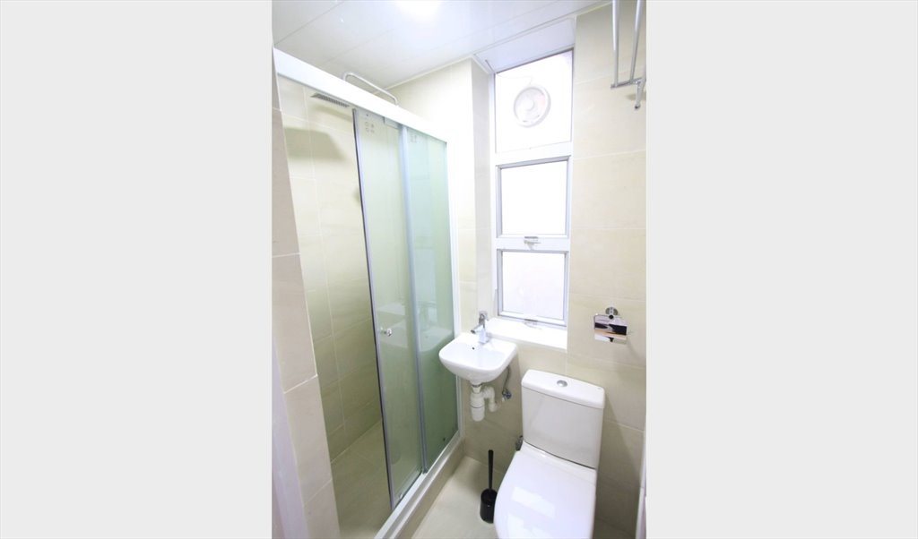 Room for rent in Canal Road West, Wan Chai - $6000/ month Wan Chai Shared Flat (5 mins walk from MTR station) - Image 7