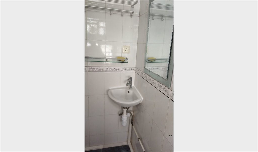 Room for rent in Nathan Road, Mong Kok - Private room for single or two - Image 5
