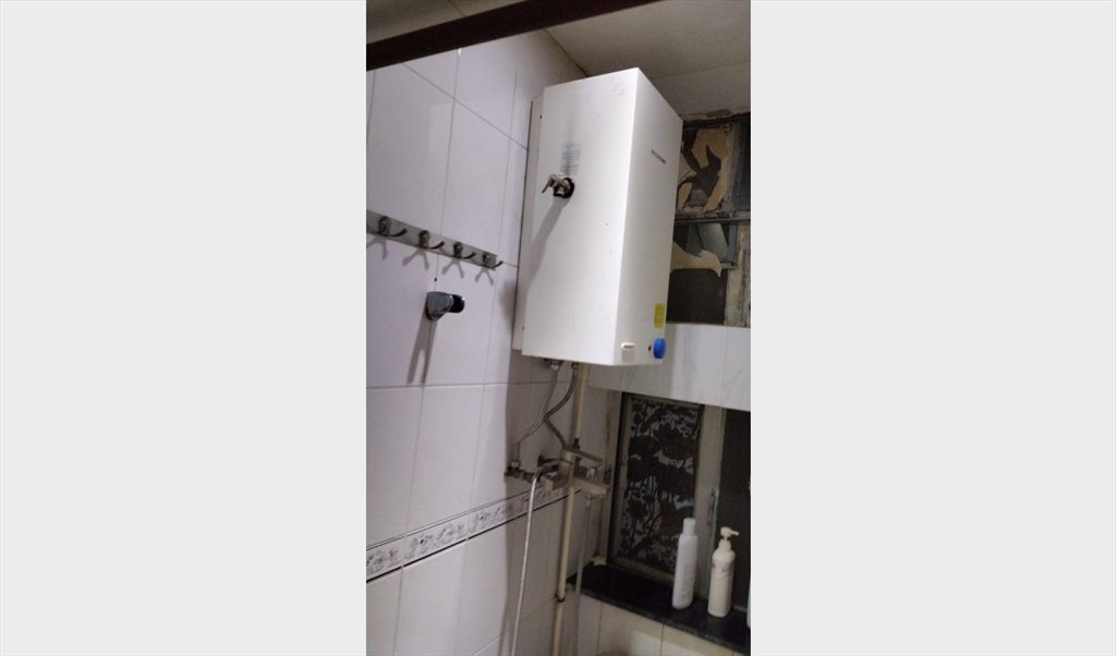 Room for rent in Nathan Road, Mong Kok - Private room for single or two - Image 6