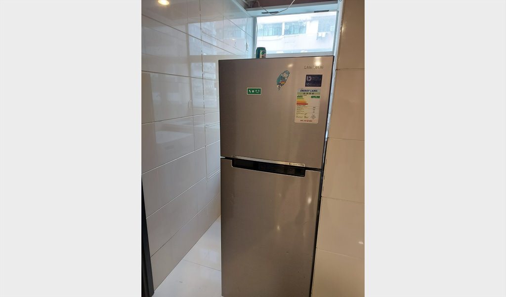 Room for rent in Nathan Road, Tsim Sha Tsui - Room with own bathroom in Tsim Sha Tsui - Image 2