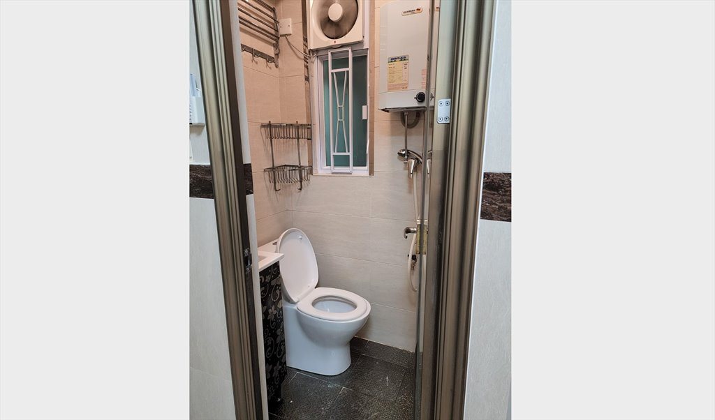 Room for rent in Cooke St, Hung Hom - Room for Rent - Image 3