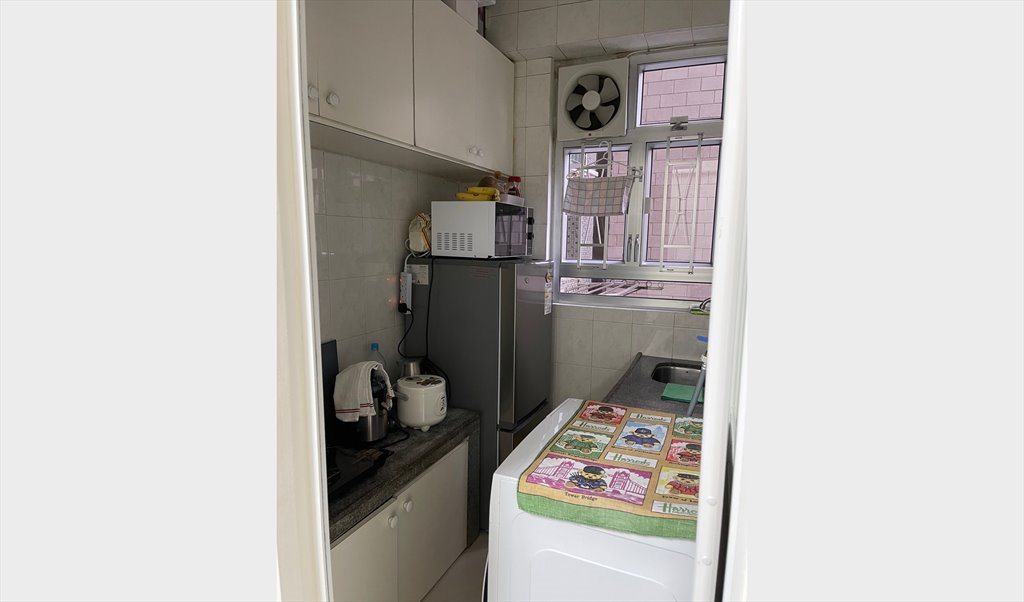 Room for rent in Staunton Street, Central - Room for rent - Image 3